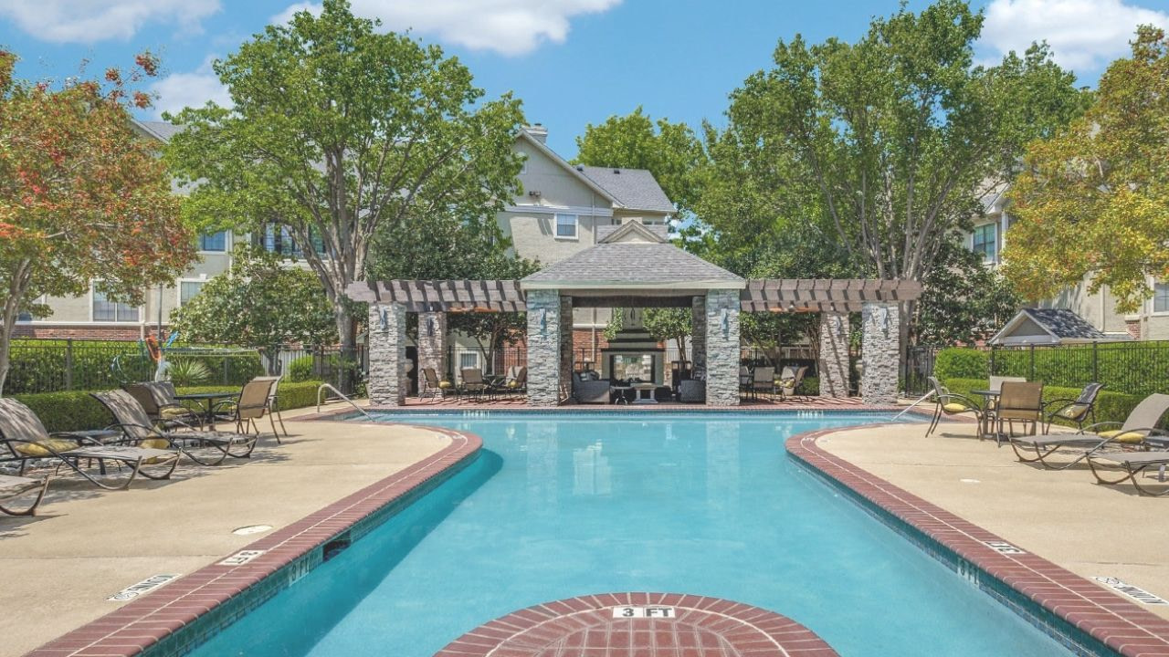 The Ellington Apartments Swimming Pool